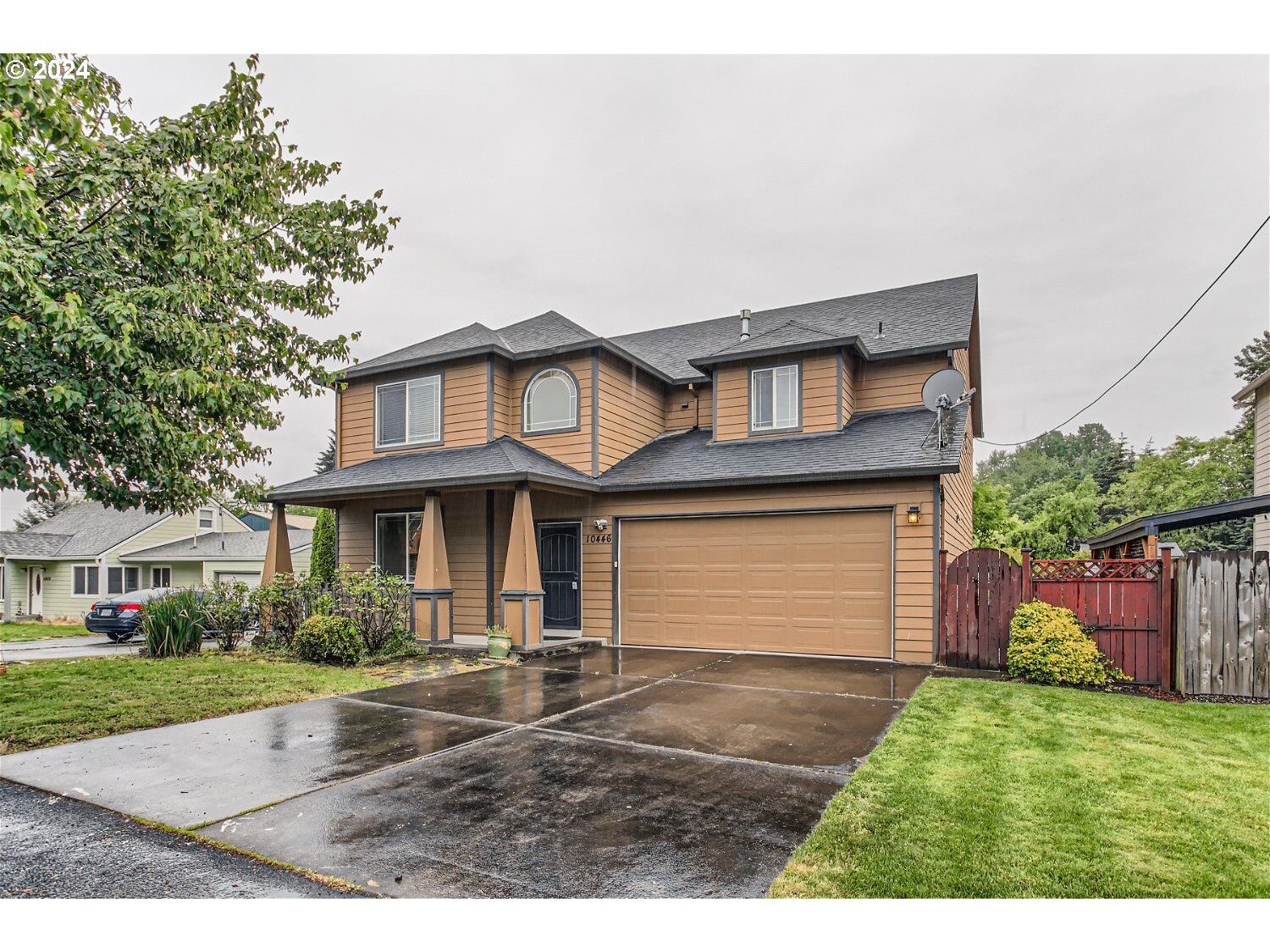 Property Photo:  10446 NE 6th Dr  OR 97211 