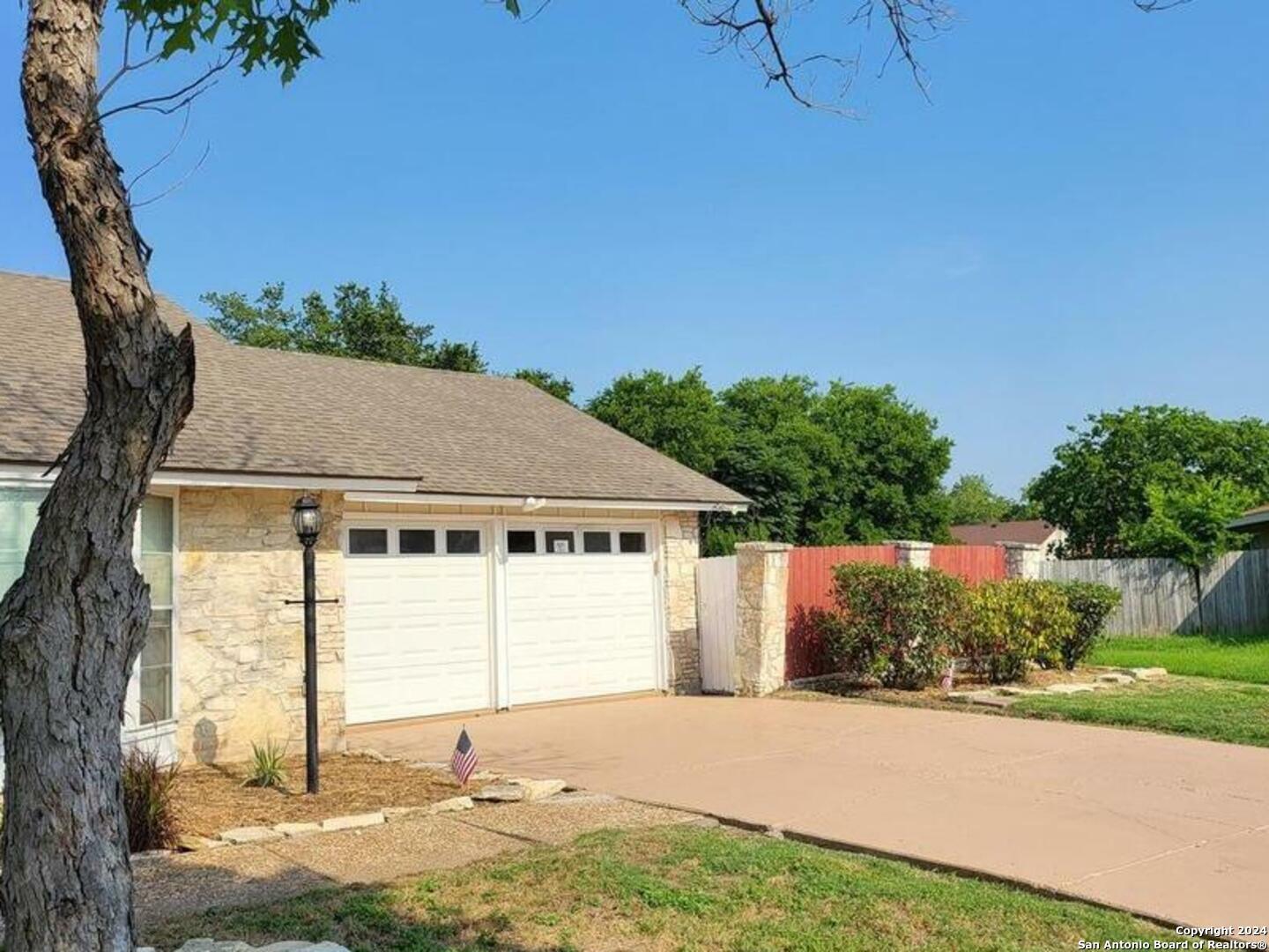 Property Photo:  5622 Lakebend West Dr  TX 78244 