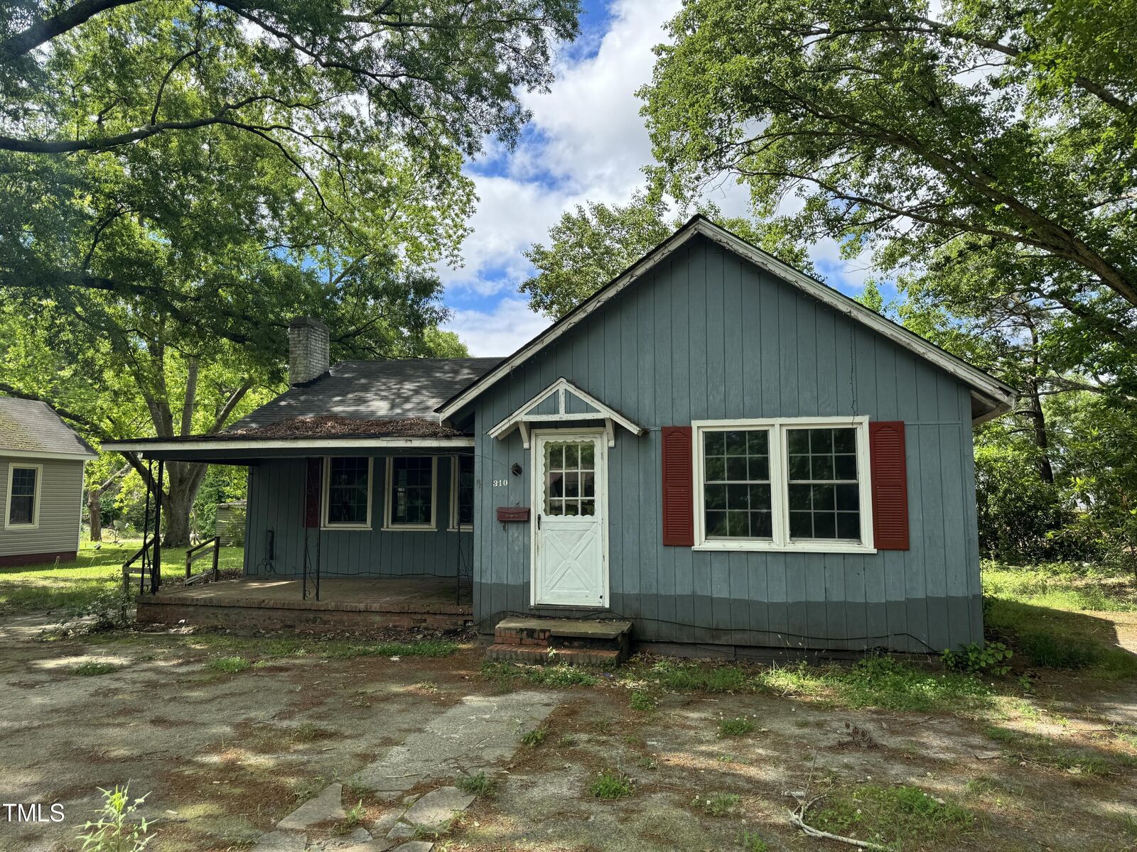 Property Photo:  310 W 10th Street  NC 27874 