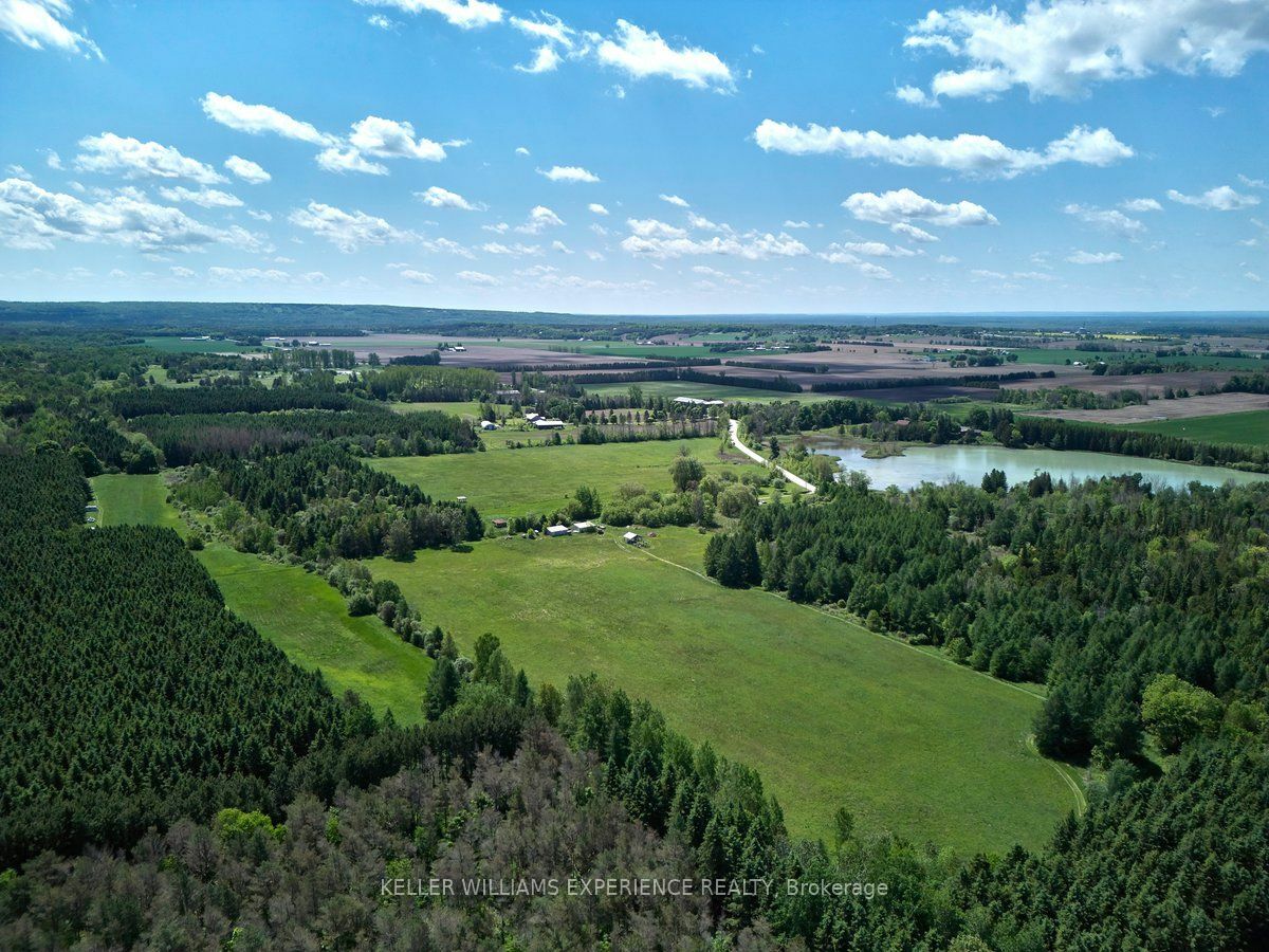 Photo de la propriété:  1217 Golf Course Rd  ON L0L 1Y2 