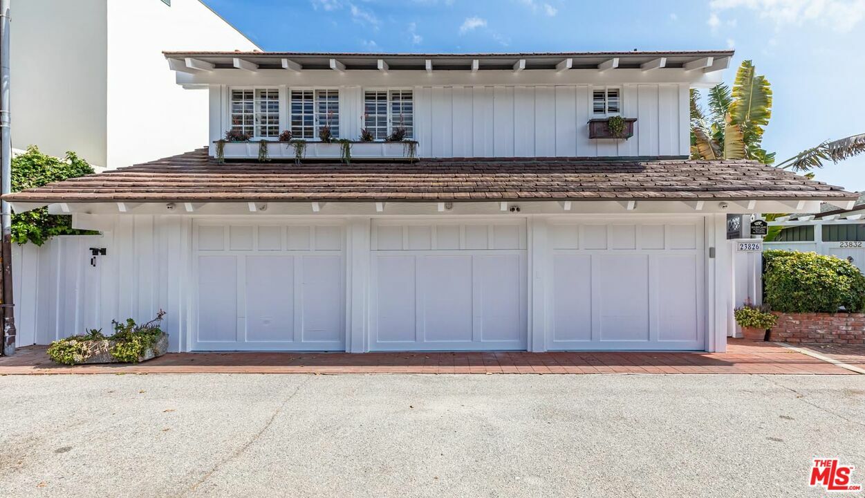 Property Photo:  23826   Malibu Rd  CA 90265 