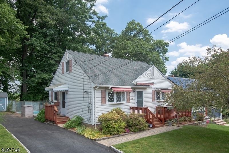 Property Photo:  6 Duncan Ln  NJ 07866 