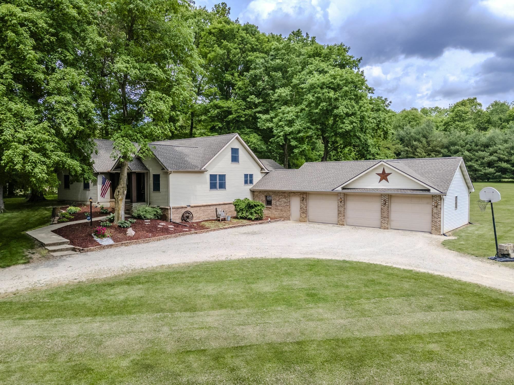 Property Photo: 6335 S 850 W Road IN 46787