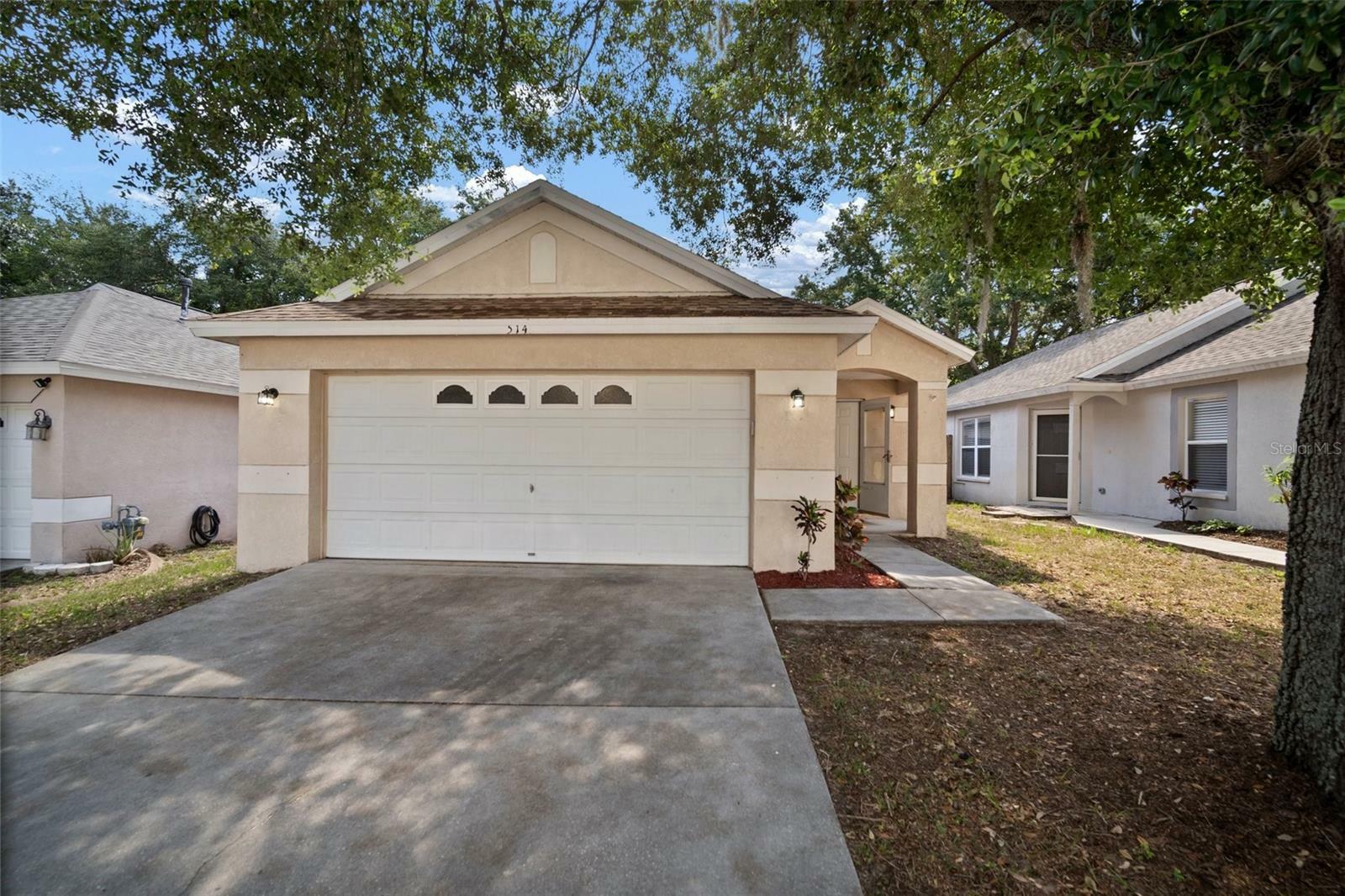 Property Photo:  514 Summer Sails Drive  FL 33594 