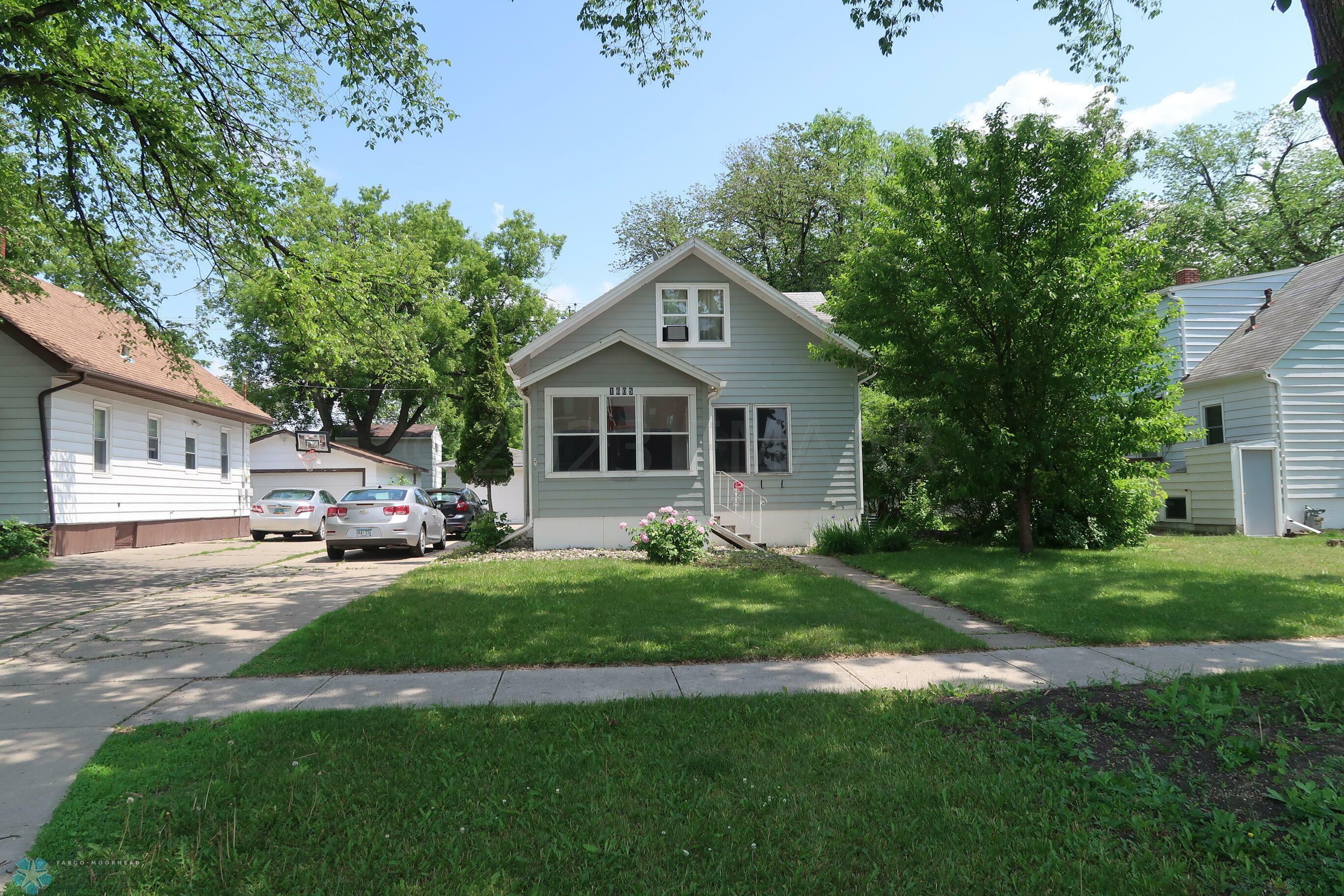 Property Photo:  1605 12 Street N  ND 58102 