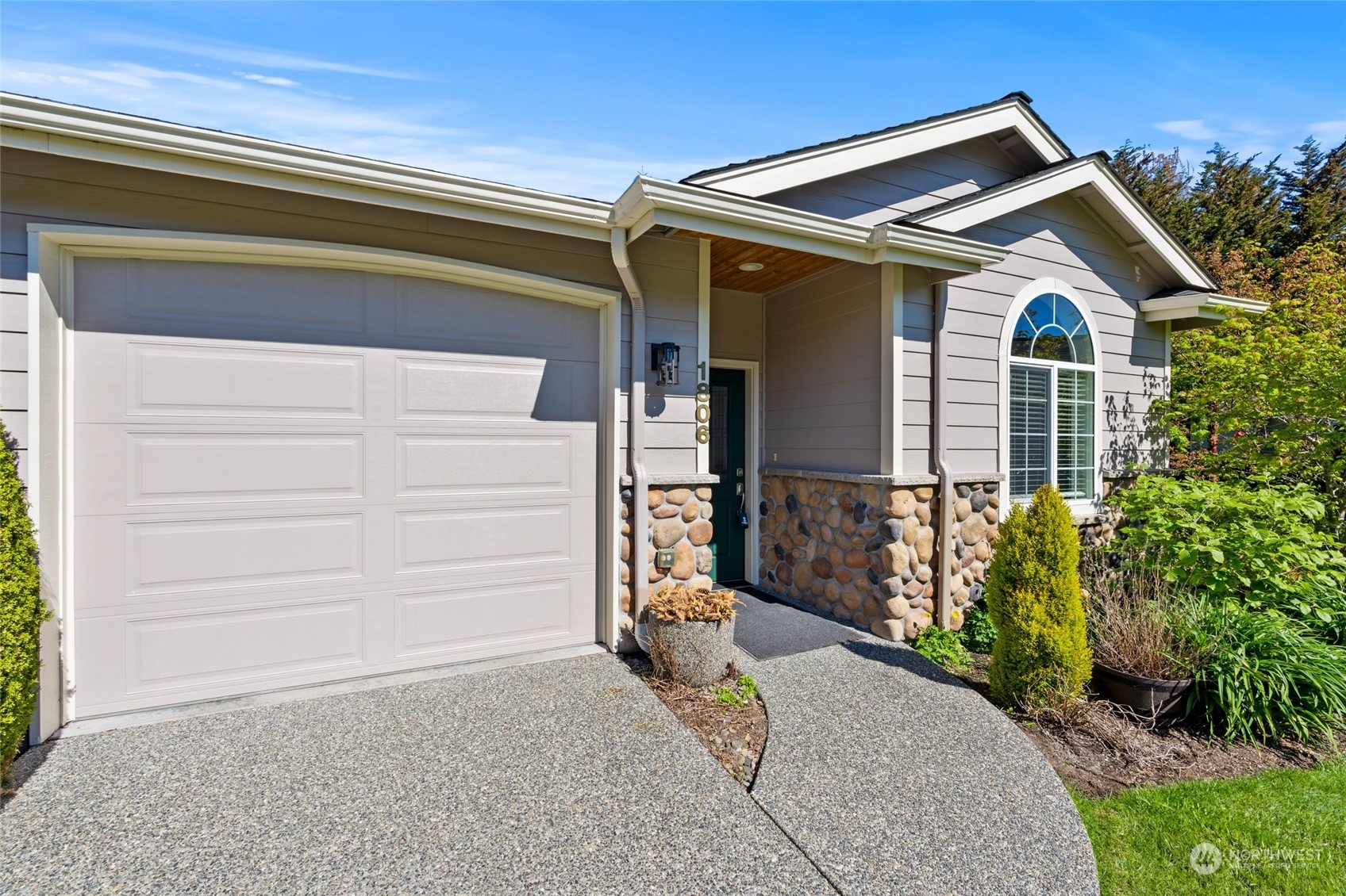 Property Photo:  1806 Cedar Springs Lane  WA 98221 