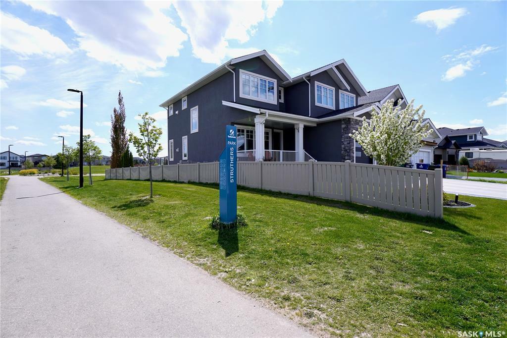 Property Photo:  194 Sinclair Crescent  SK S7V 0E7 