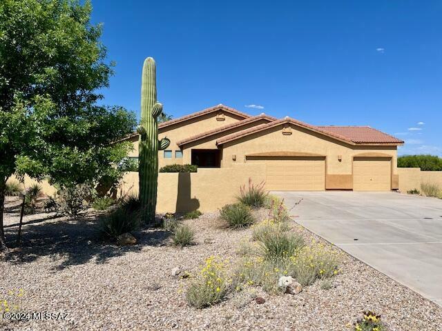 Property Photo: 10080 N Avra Vista Drive AZ 85653