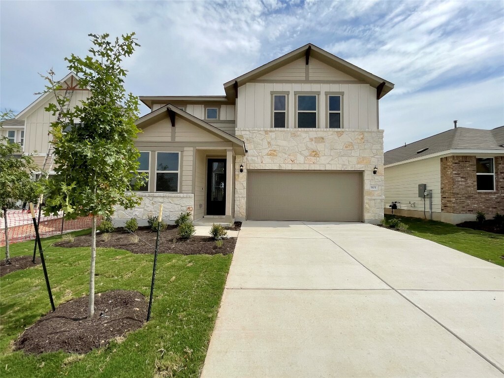 Property Photo: 915 Palo Brea Loop TX 78634