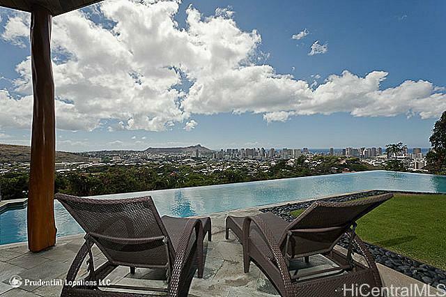 Property Photo: 2424 Sonoma Street HI 96822