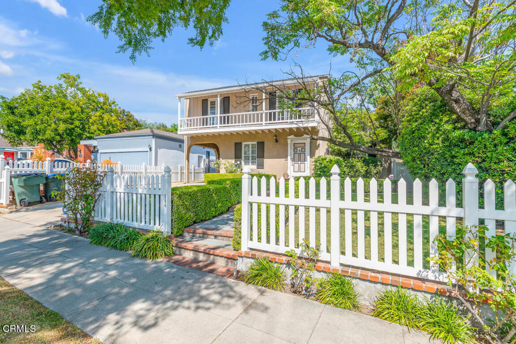 Property Photo: 566 N Sunnyslope Avenue CA 91107