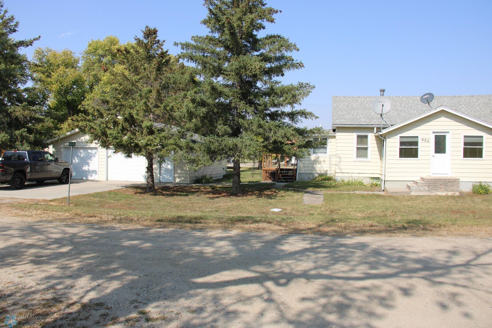 Property Photo:  460 Elm Street  MN 56546 