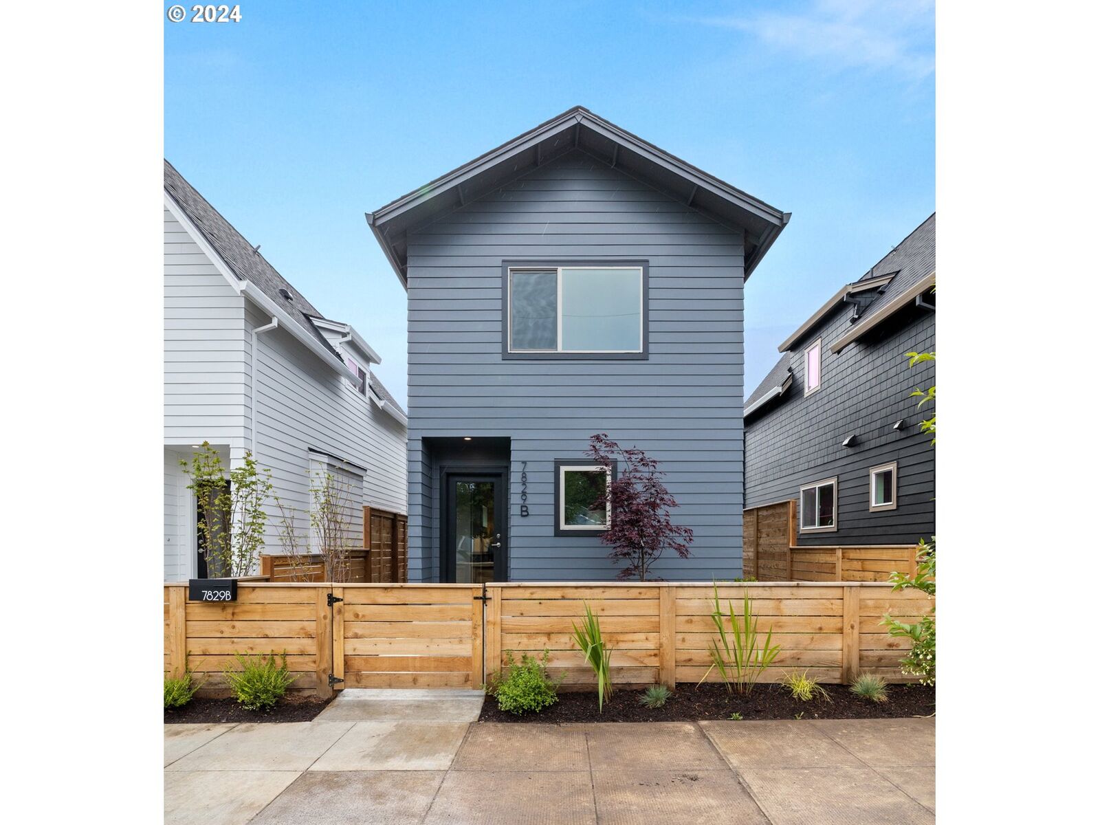 Property Photo:  7829 N Portsmouth Ave B  OR 97203 