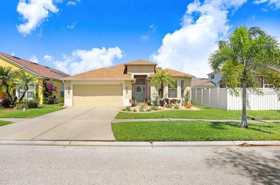 Property Photo:  8912 Sandy Plains Drive  FL 33578 