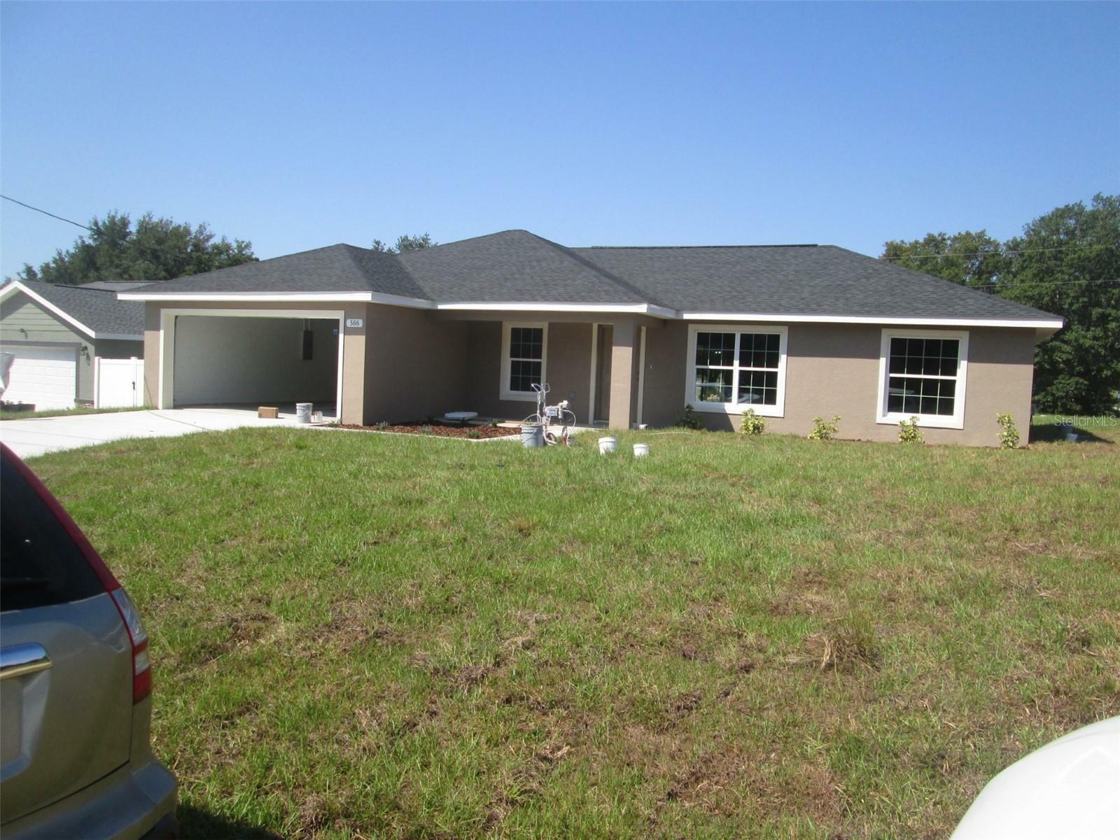 Property Photo:  566 E Sequoia Place  FL 34434 