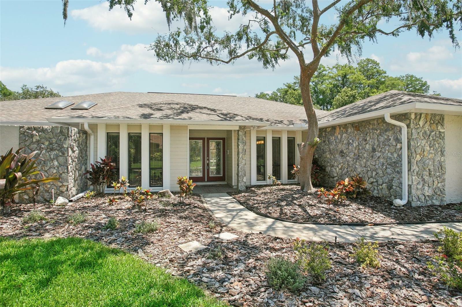 Property Photo:  603 Crystal Grove Boulevard  FL 33548 