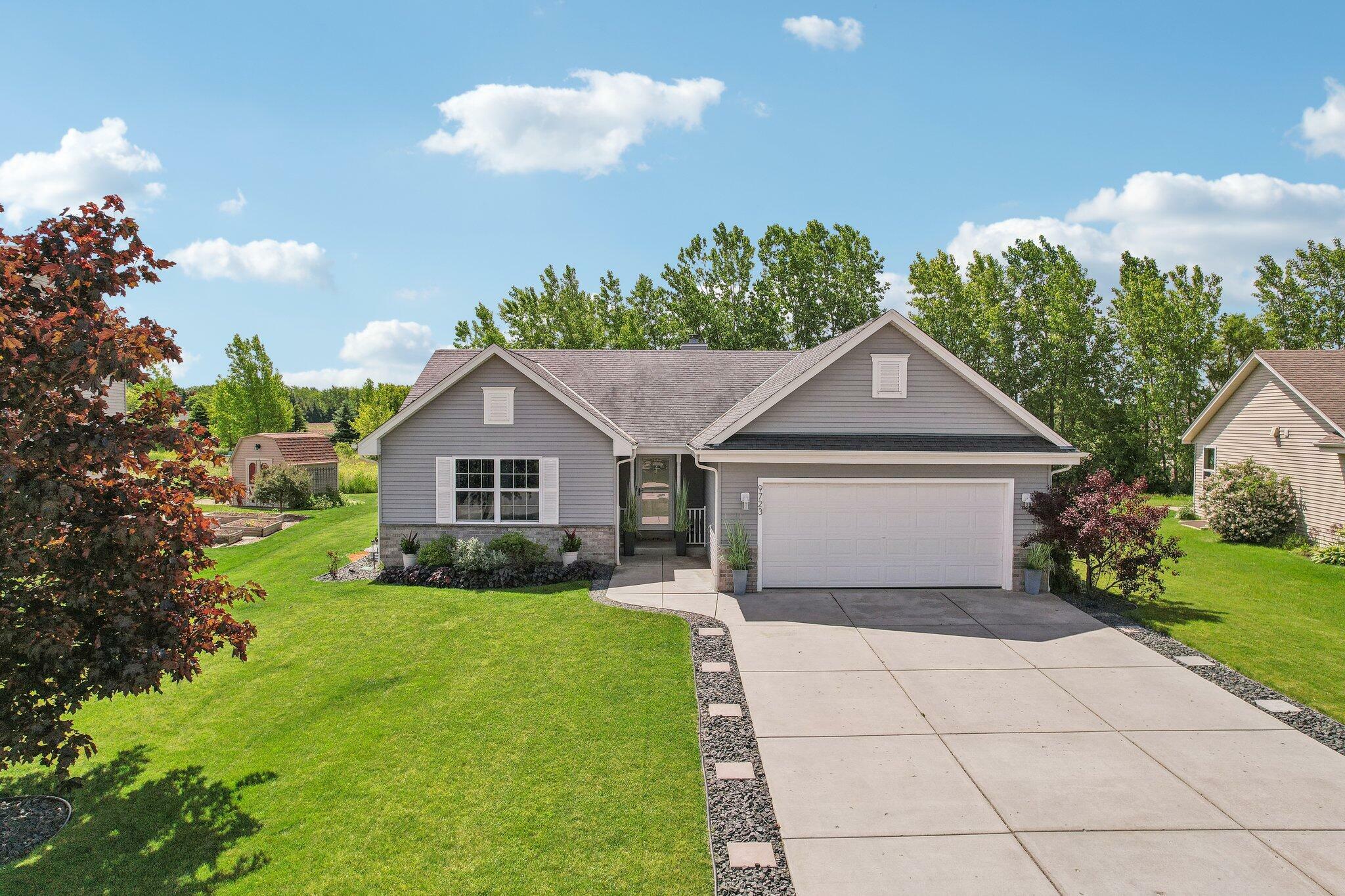 Property Photo:  9723 Prairie Crossing Dr  WI 53126 
