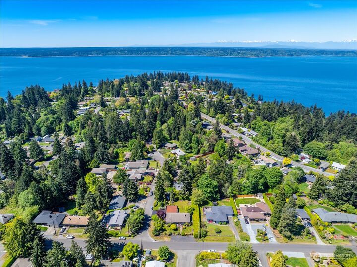 5 bed Burien home for sale 16631 21st Avenue SW, Burien, WA 98166