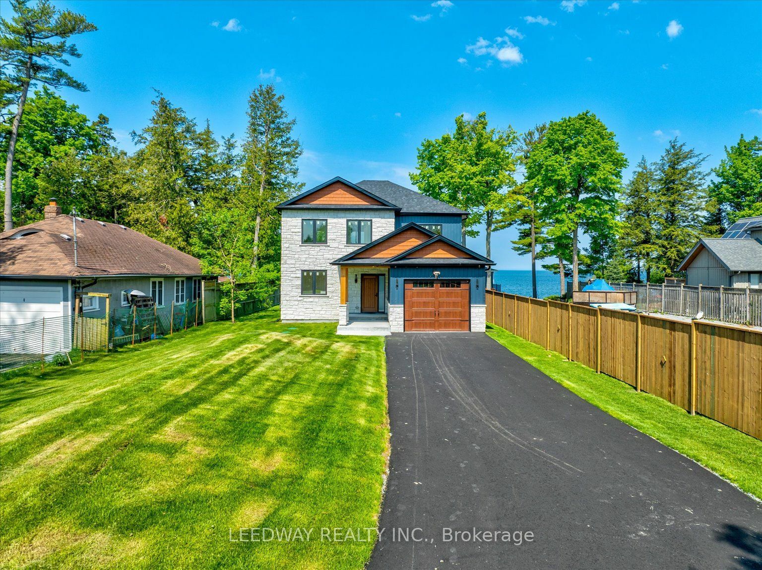 Photo de la propriété:  24410 Thorah Park Blvd  ON L0K 1A0 