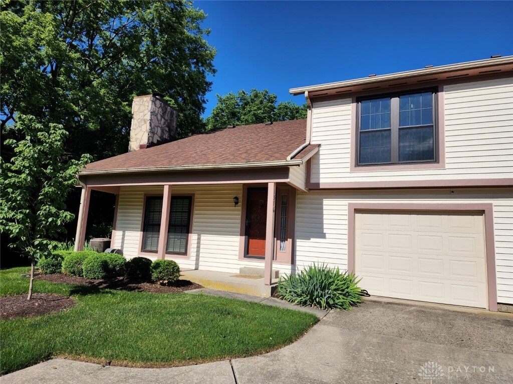 Property Photo: 1376 Sanzon Drive OH 45324