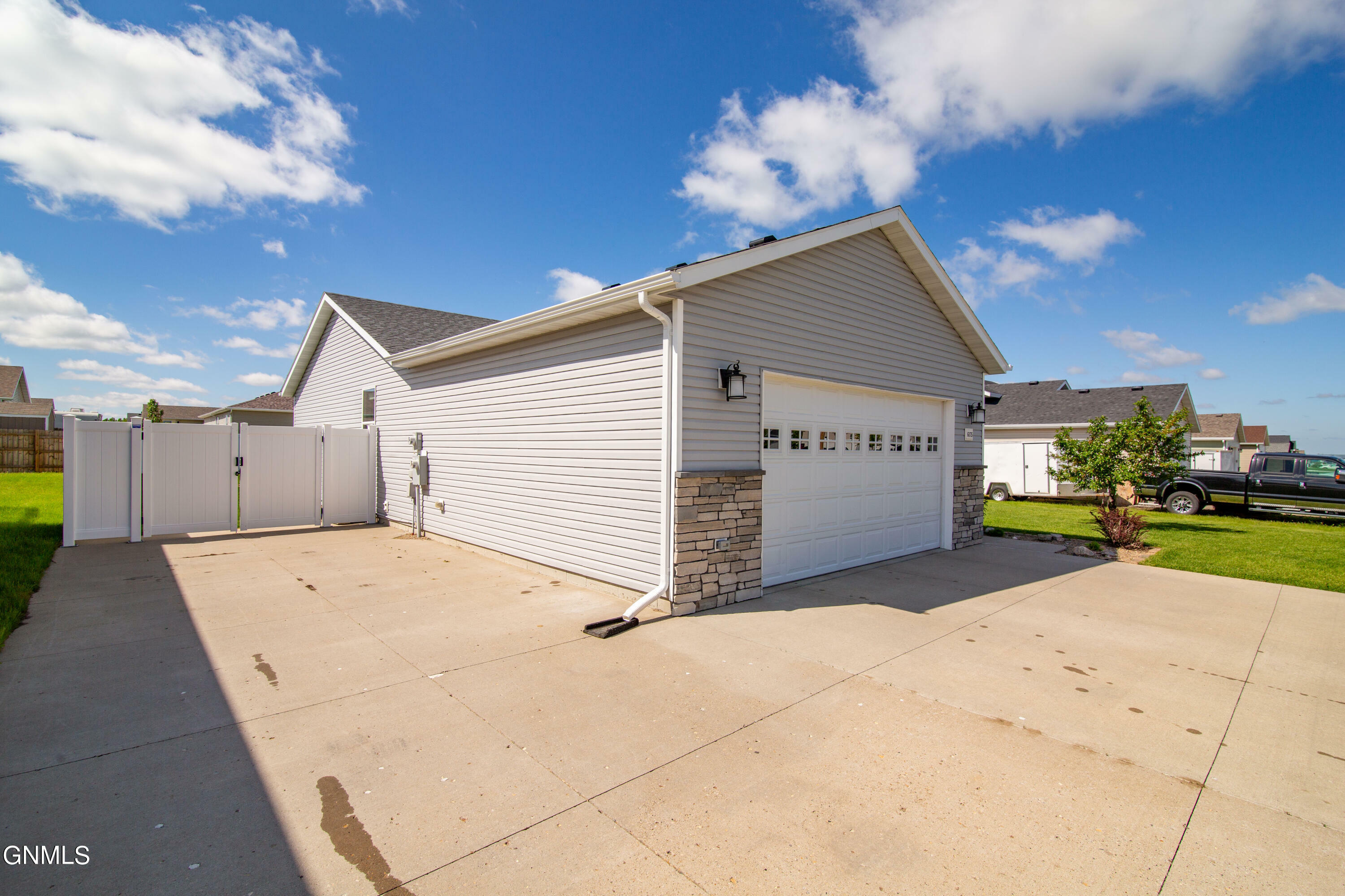 Property Photo:  6175 Reily Road  ND 58504 