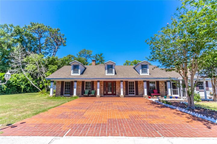 Property Photo: 110 Palm Springs Drive FL 32750