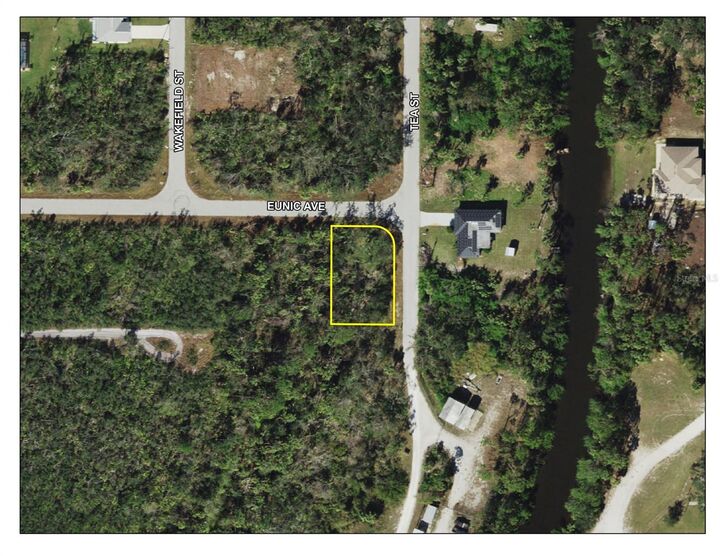 Property Photo:  16465 Eunic Avenue  FL 33948 