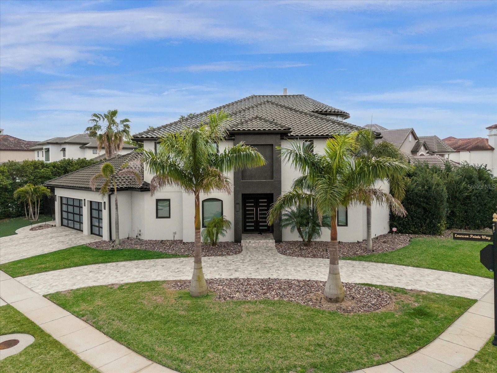 Property Photo: 5708 Emerington Crescent FL 32819