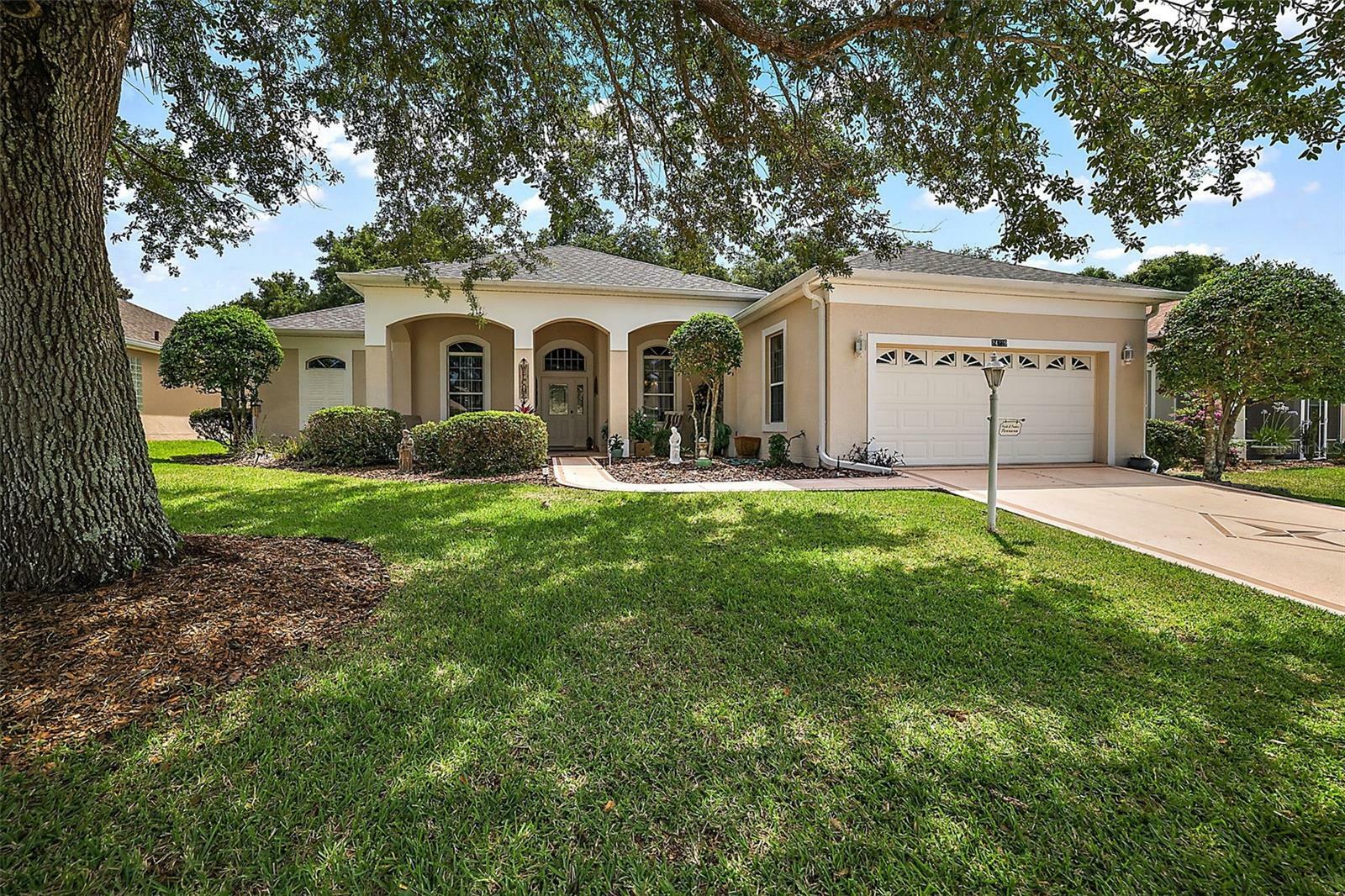 Property Photo:  24239 Belle Mede Drive  FL 34748 