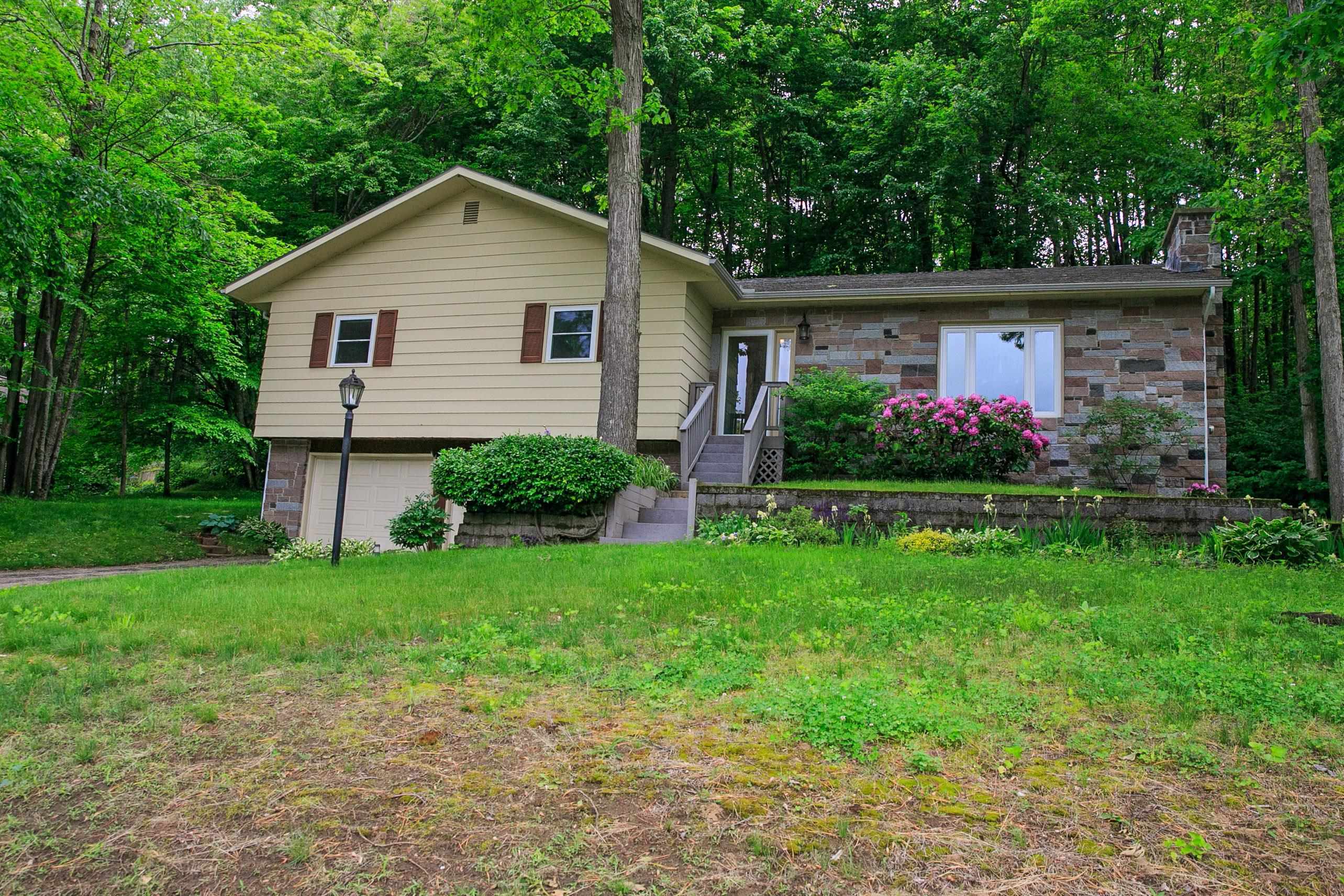 Property Photo:  10 Greenbriar Drive  VT 05452 