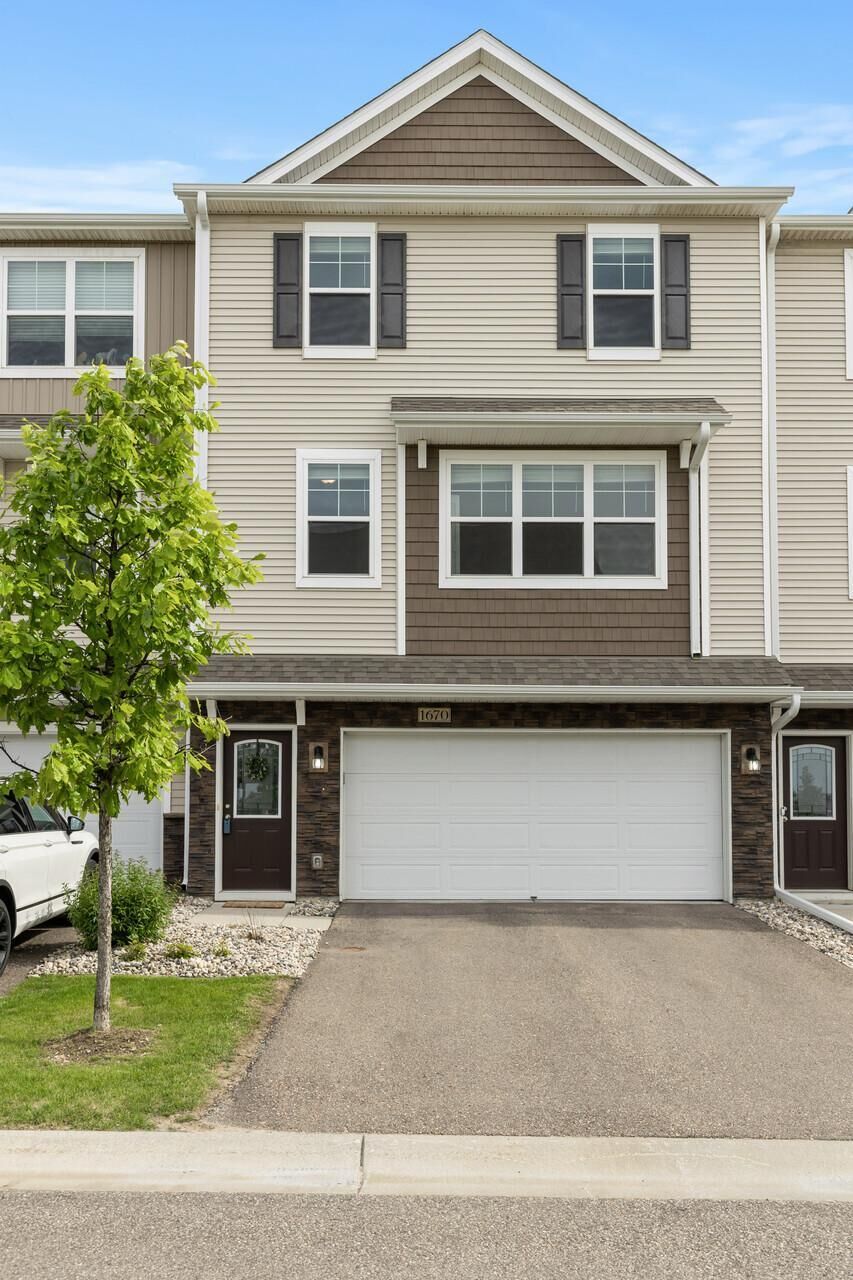 Property Photo:  1670 Windigo Lane  MN 55379 