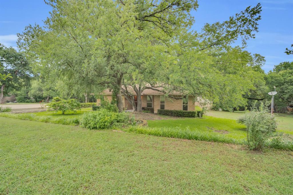 Property Photo:  1306 Lariat Circle  TX 75154 