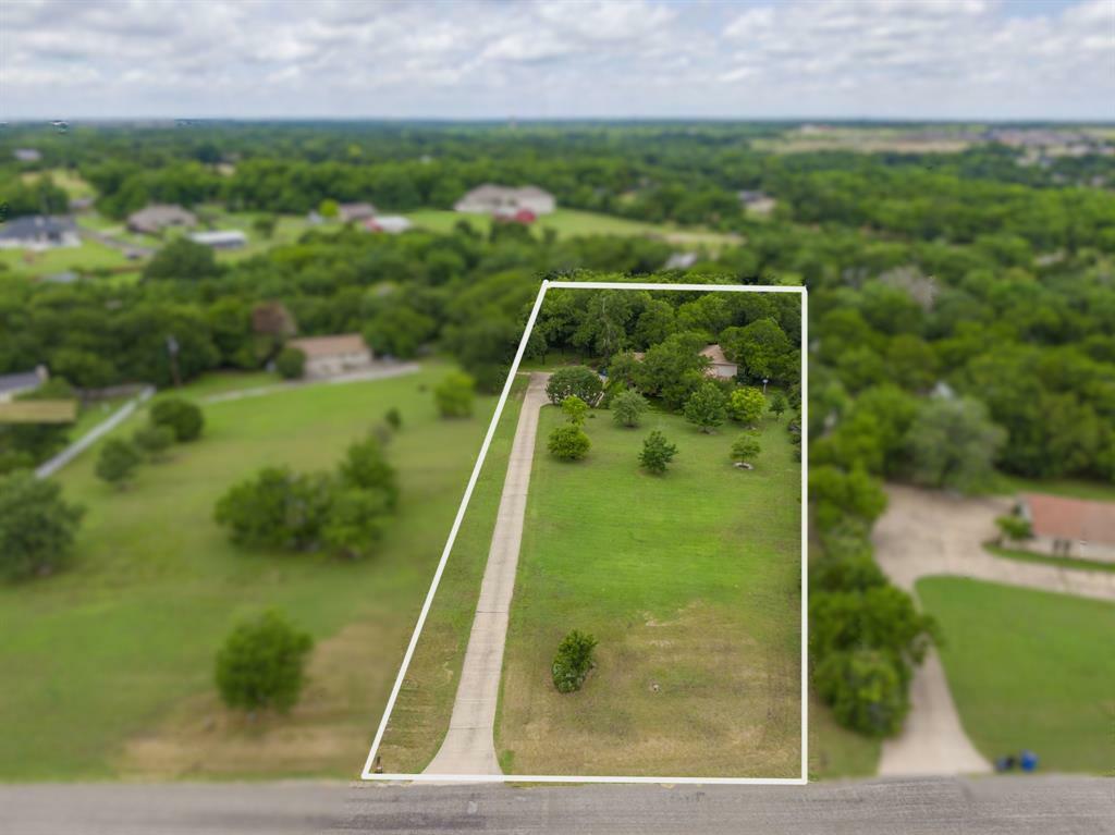 1306 Lariat Circle  Oak Leaf TX 75154 photo