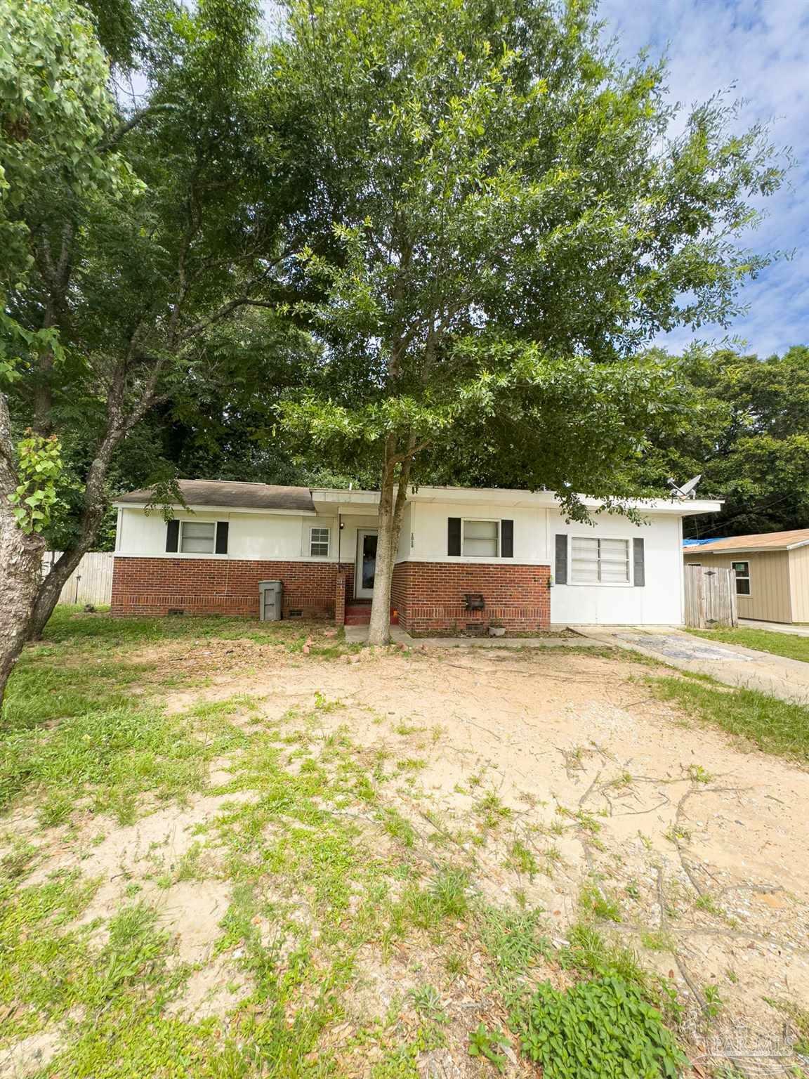 Property Photo:  1019 Trenton Dr  FL 32505 