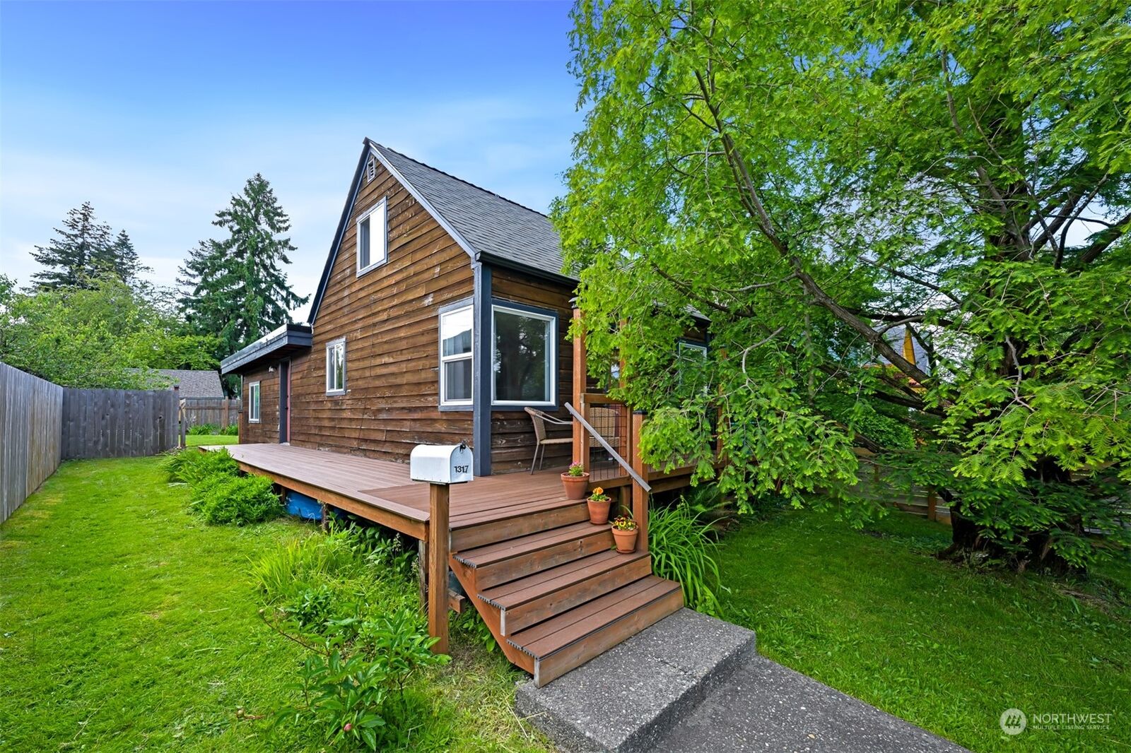 Property Photo:  1317 Humboldt Street  WA 98225 