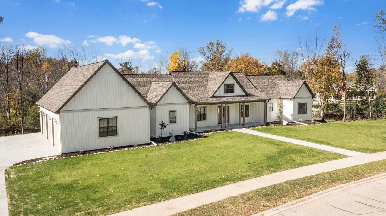 Property Photo: 471 Evensong Way WI 54941