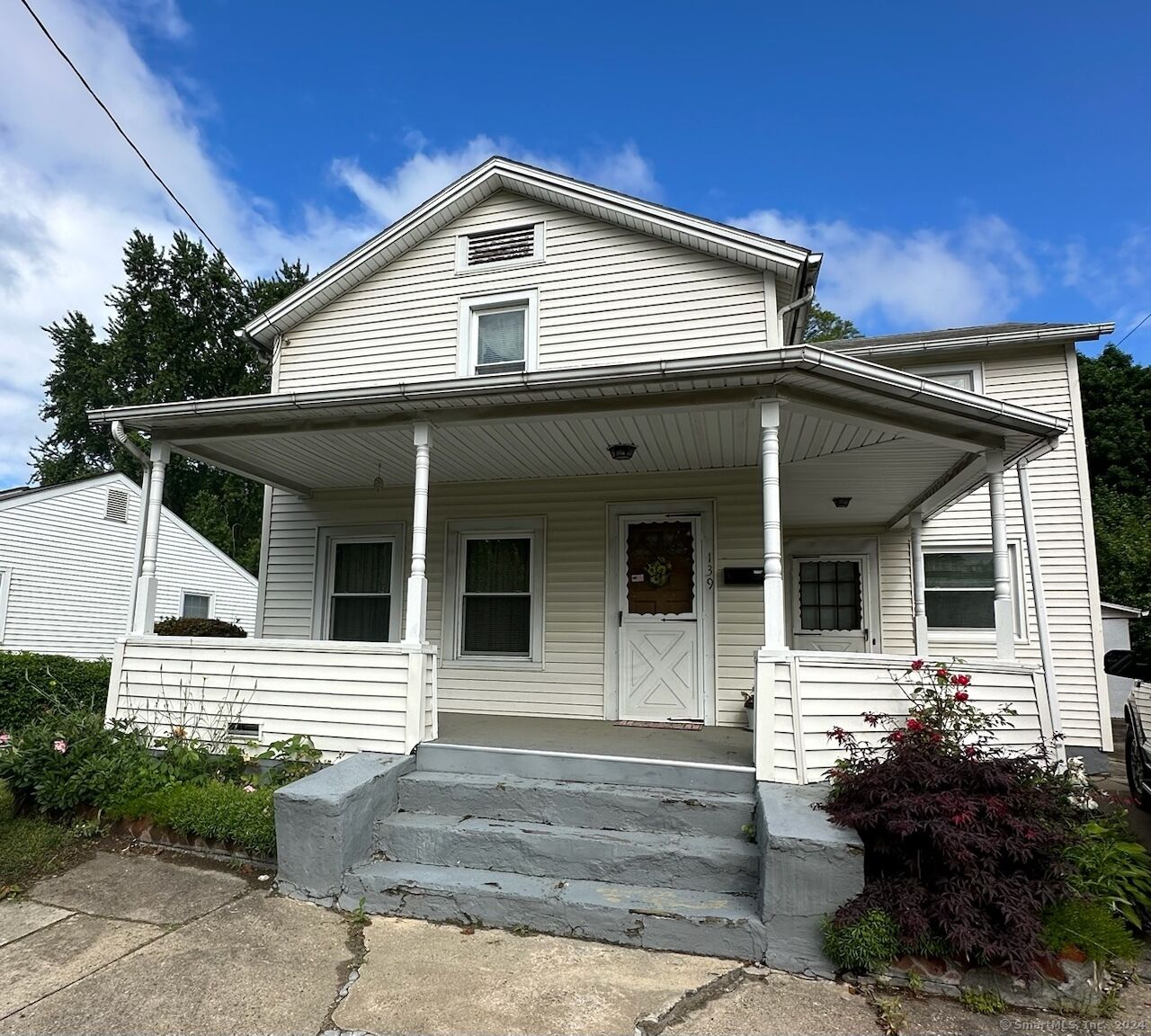 Property Photo:  139 Triangle Street 139  CT 06810 