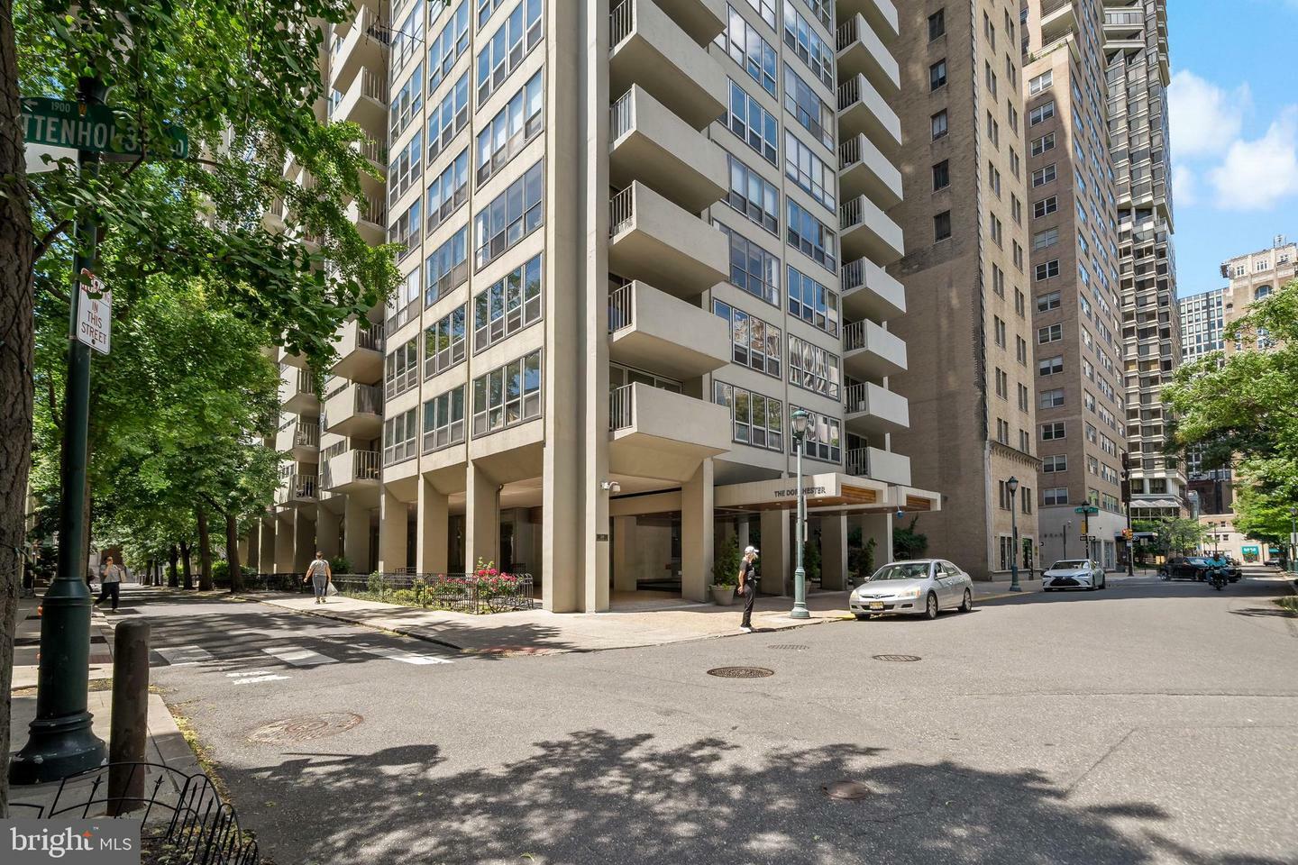 Property Photo: 224 W Rittenhouse Square 30 715B PA 19103