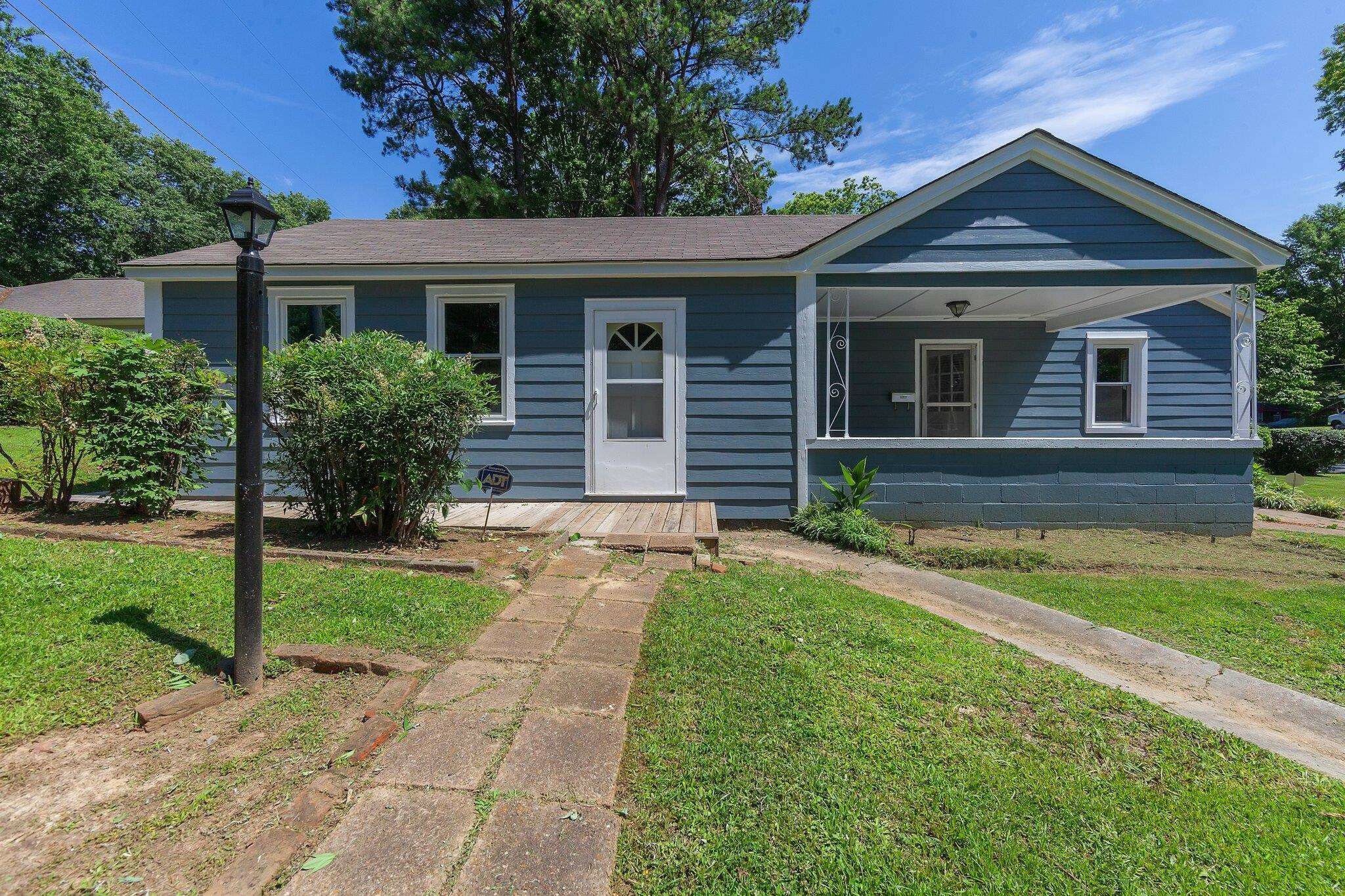 Property Photo:  716 S Lexington  TN 38382 