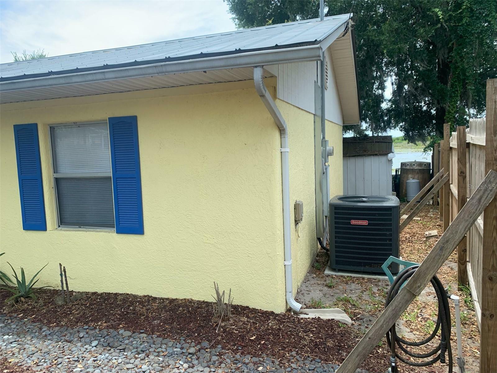 Property Photo:  15114 NE 248th Avenue Road  FL 32134 