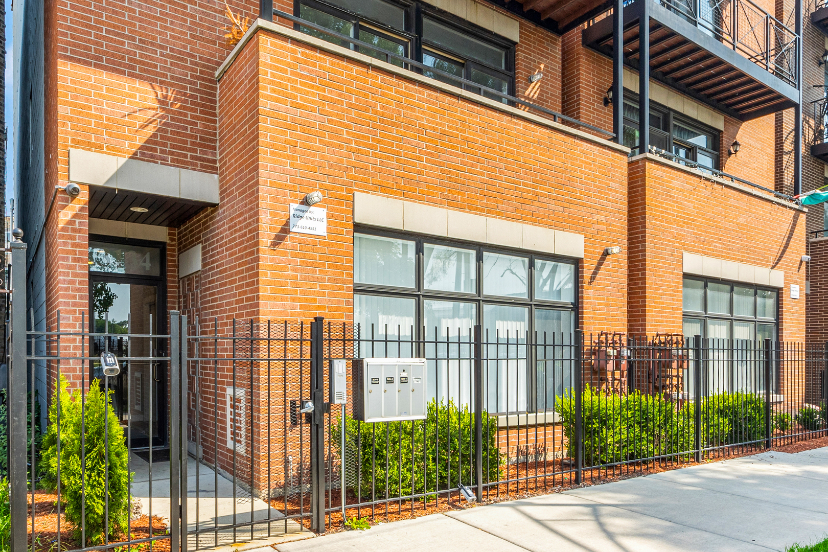 Property Photo: 3134 W Walton Street 1 IL 60622