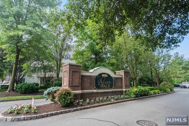 Property Photo:  262 Riverwalk Way  NJ 07014 