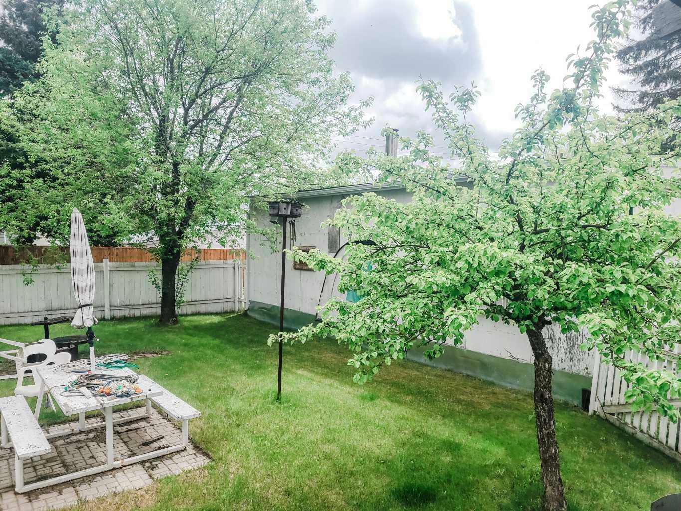 Property Photo:  471 71 Street  AB T7E 1N2 