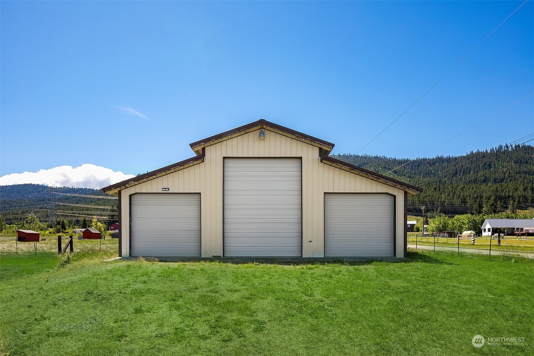 Property Photo:  160 Peoh Place  WA 98922 