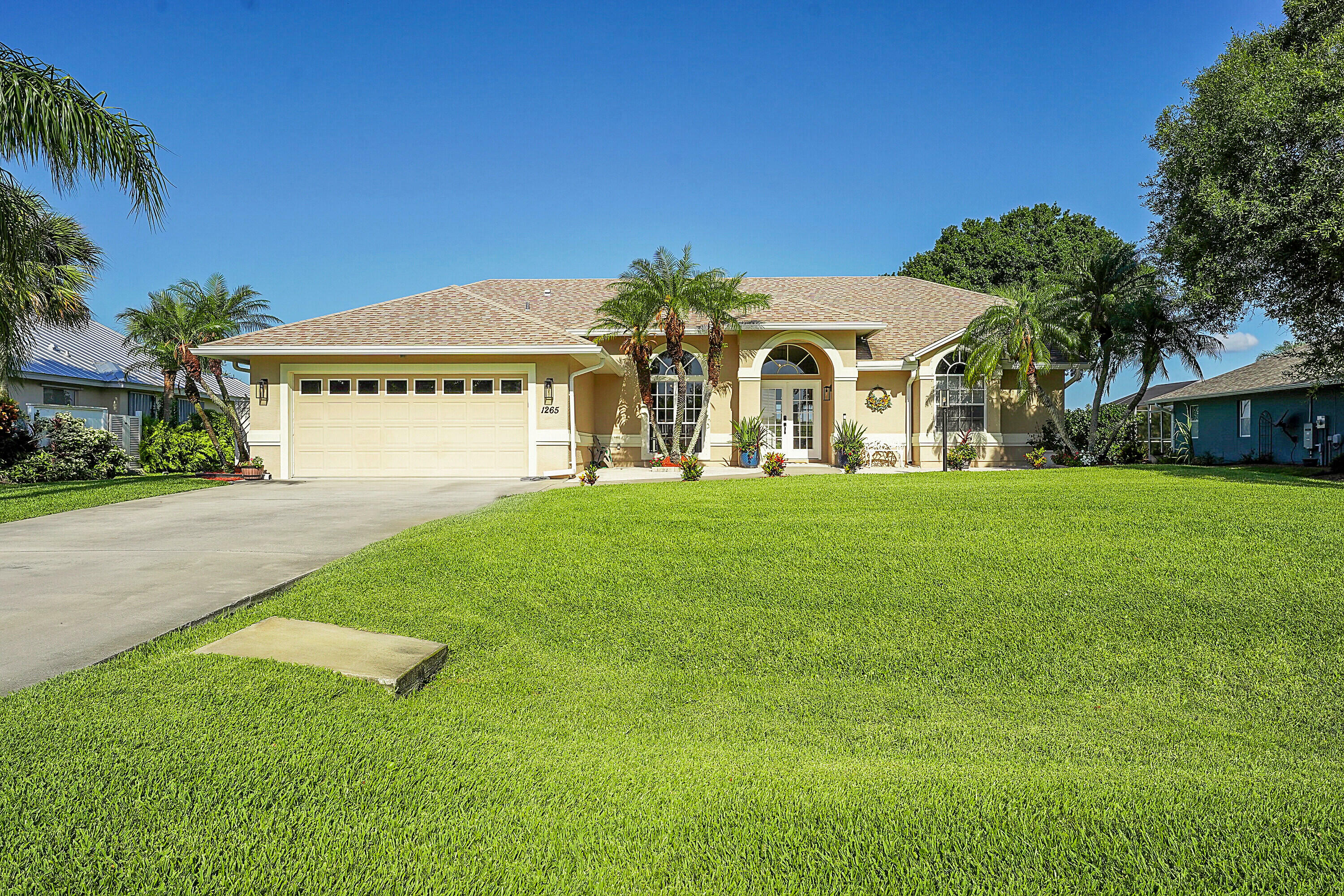 Property Photo:  1265 45th Court SW  FL 32968 