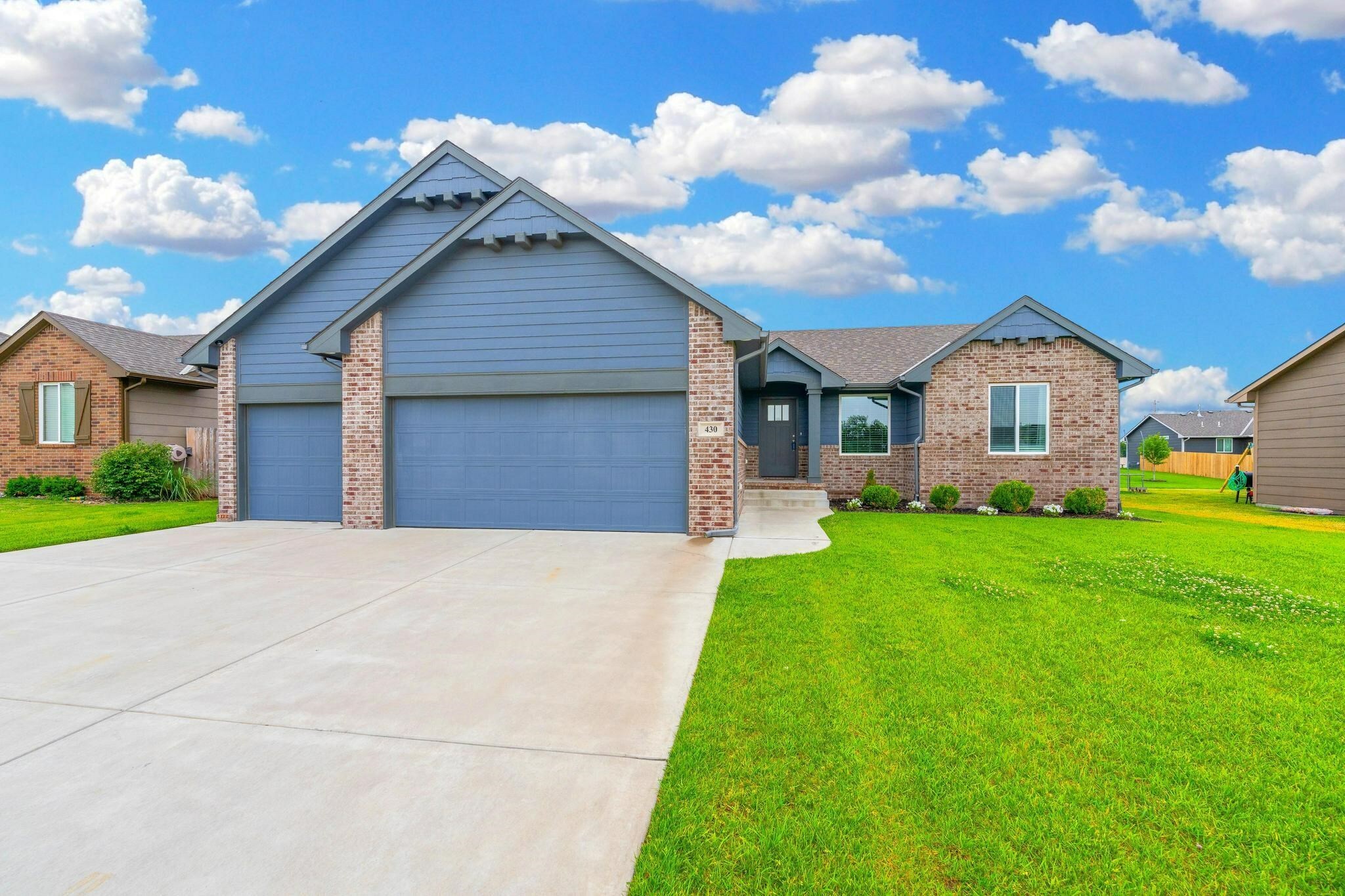 Property Photo:  430 Aurora St  KS 67133 