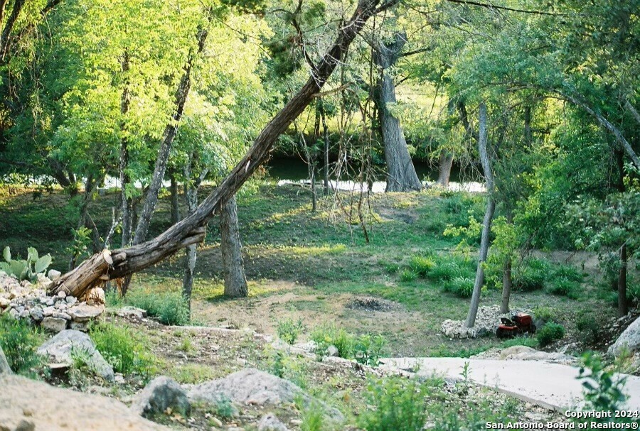 Property Photo: 627 Robindale TX 78003