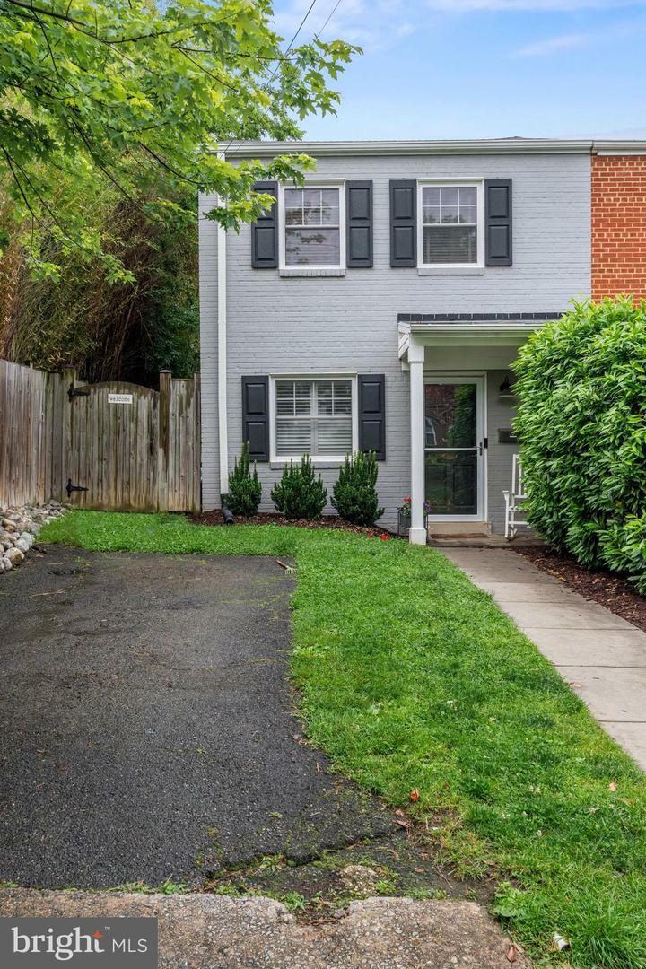 Property Photo: 314 Hume Avenue B VA 22301