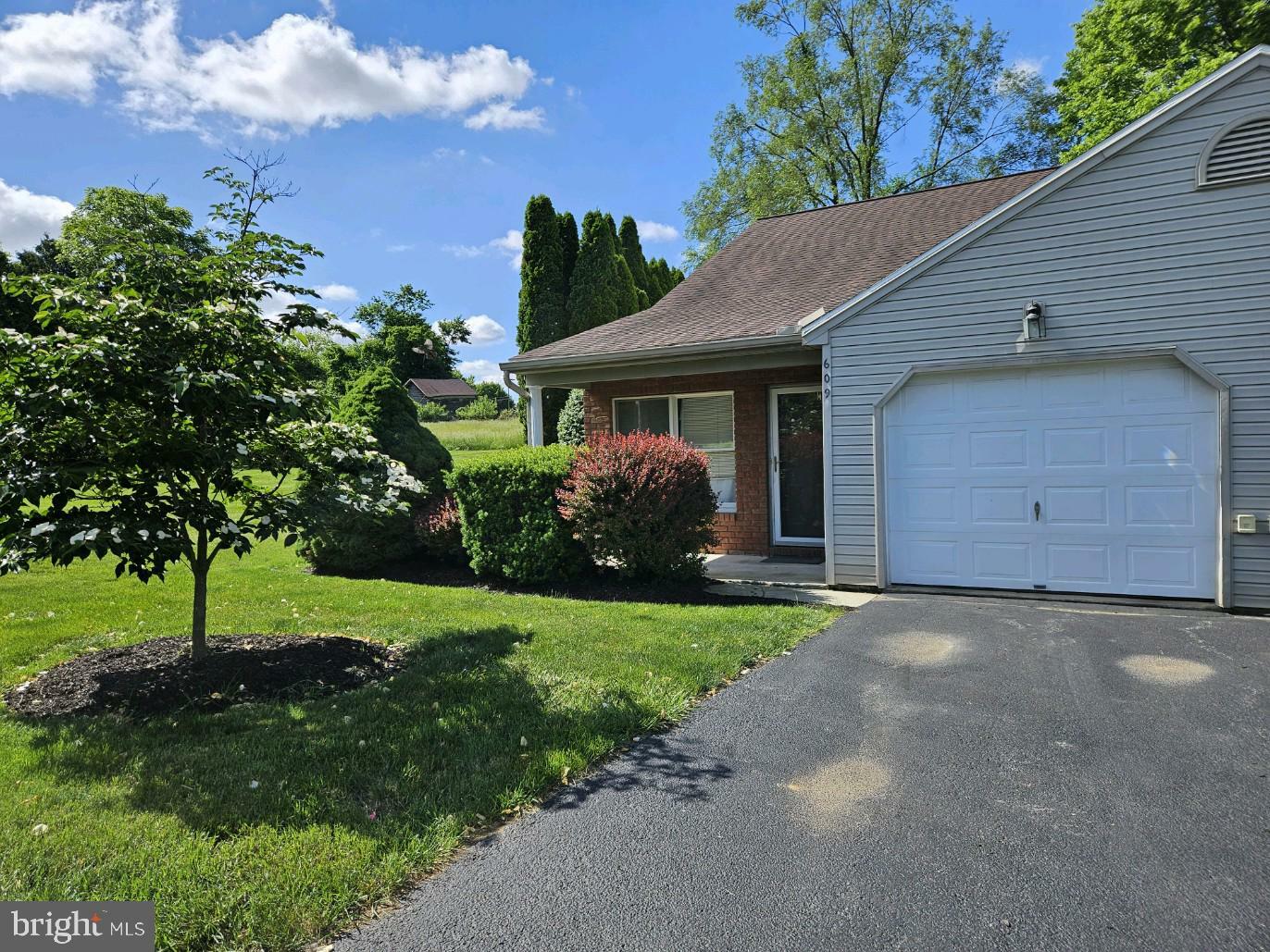 Property Photo:  609 Mill Race Court  PA 17013 