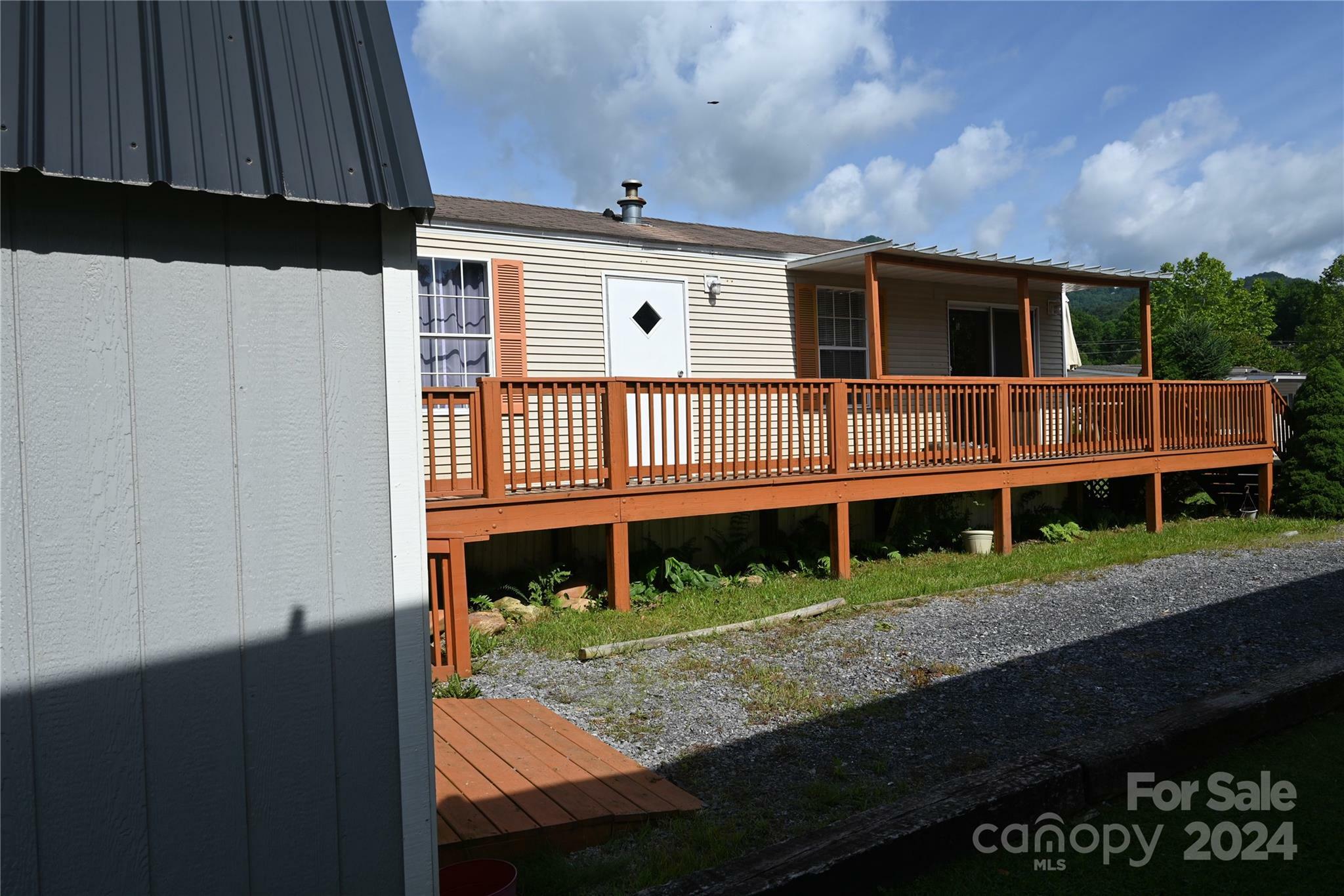 Property Photo:  211 Pike Point  NC 28785 